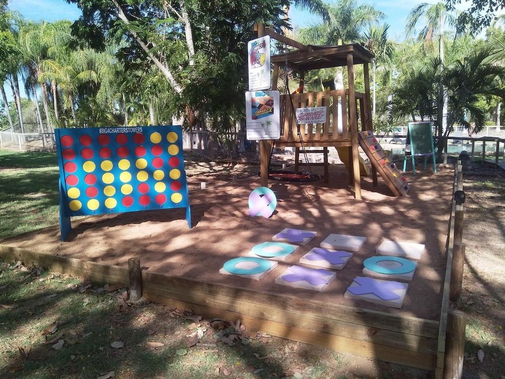 Aussie Outback Oasis Cabin & Van Village