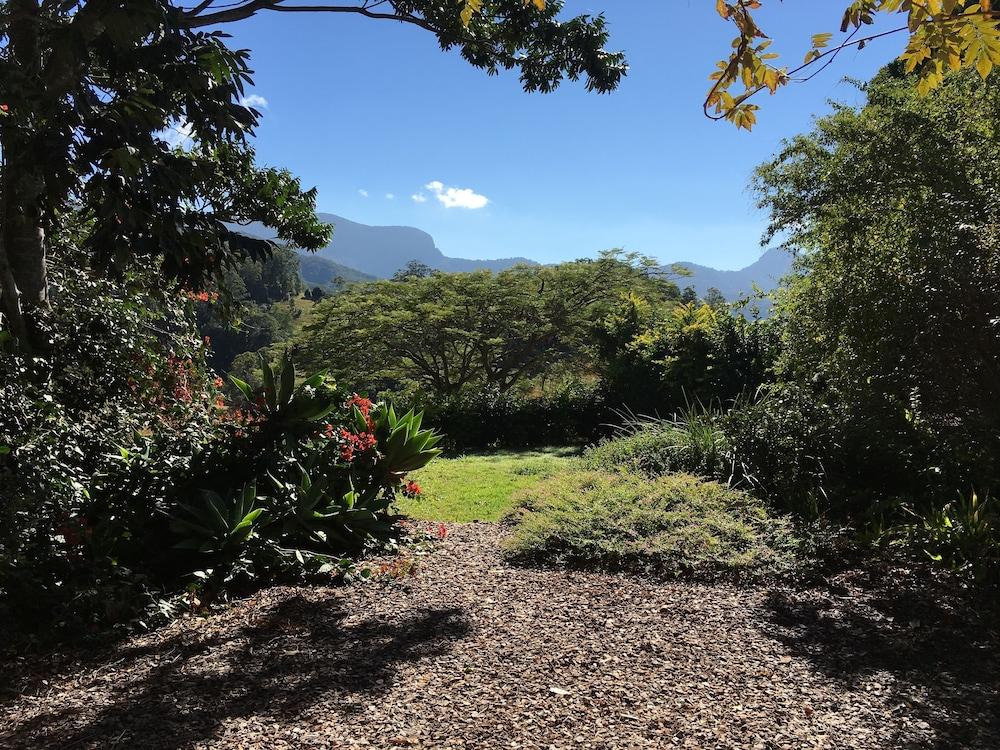 Hillcrest Mountain View Retreat