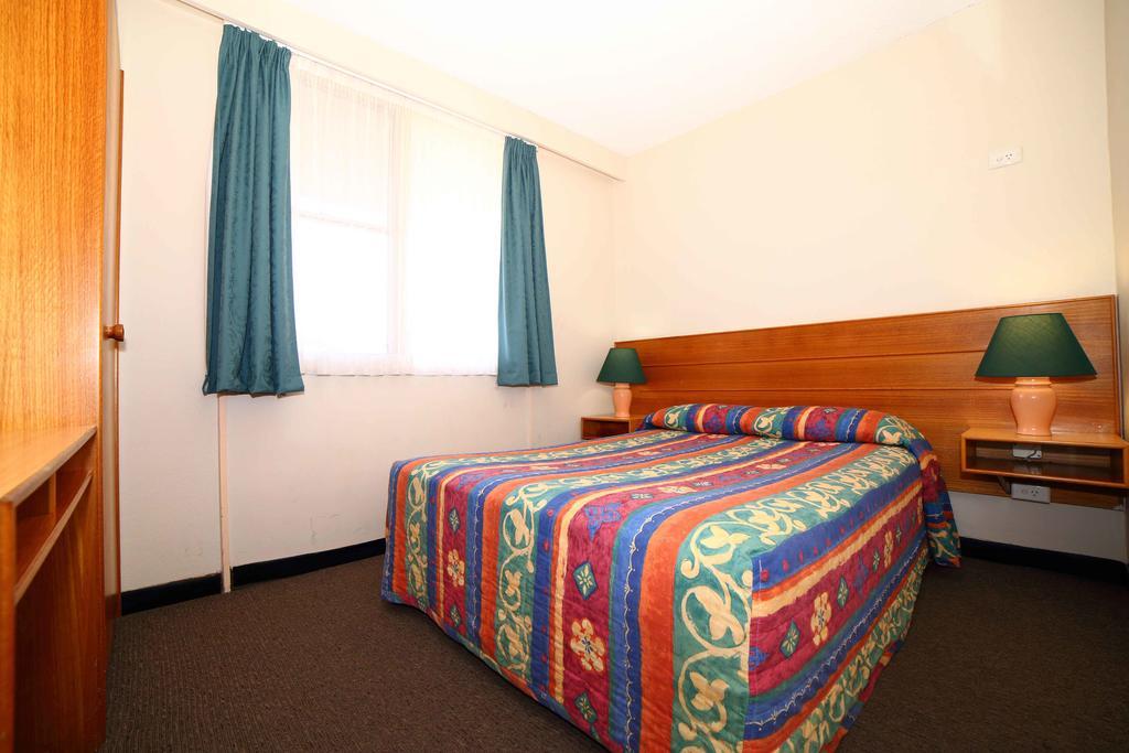 Country Gardens Motel