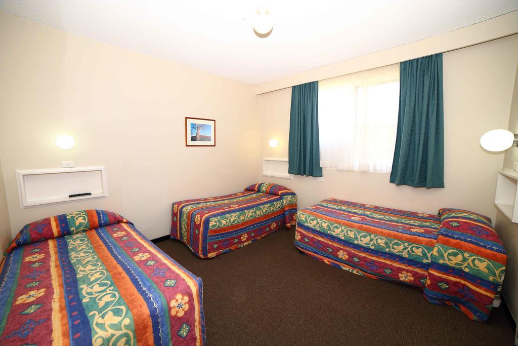 Country Gardens Motel