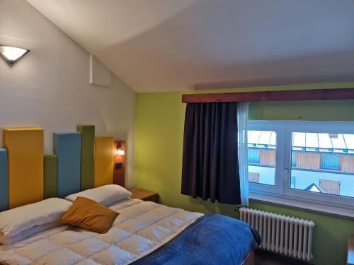 Alpen Color Tonale Hotel