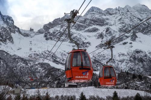 Alpen Color Tonale Hotel
