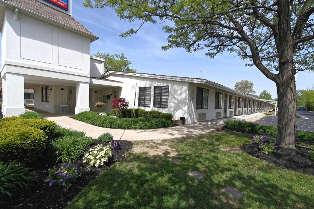 Suburban Studios Mentor - Cleveland Northeast