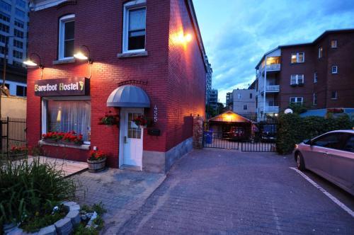 Barefoot Hostel