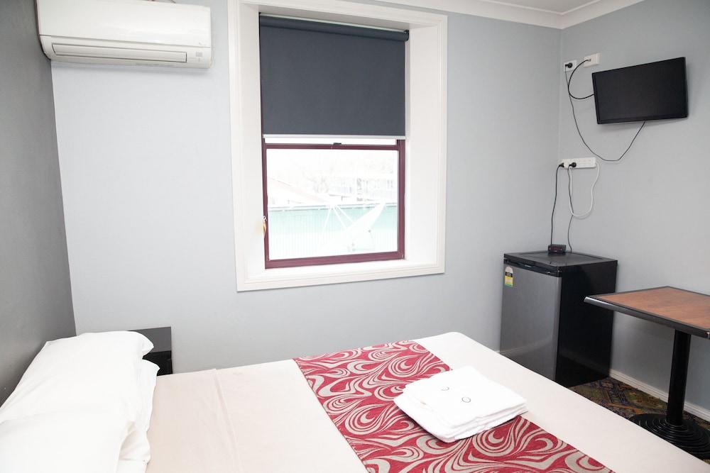 Royal Hotel