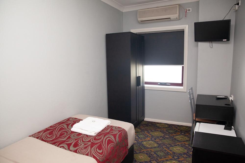 Royal Hotel