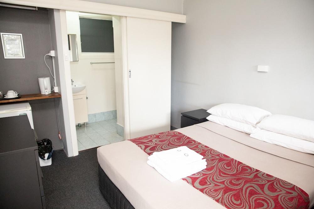 Royal Hotel