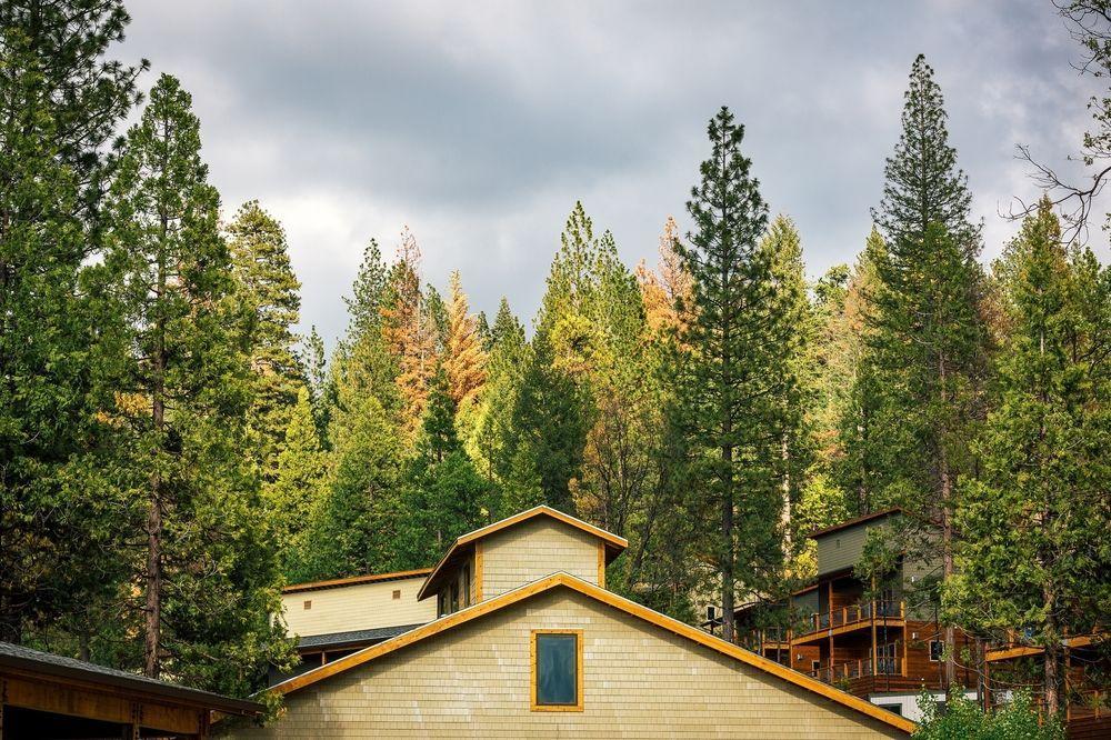 Rush Creek Lodge at Yosemite
