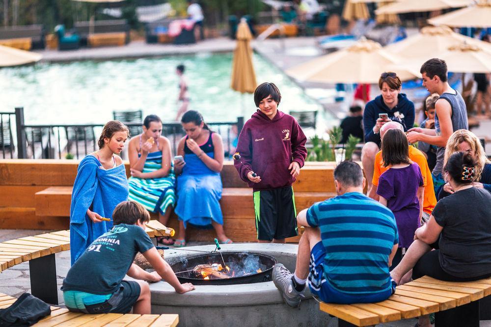 Rush Creek Lodge at Yosemite
