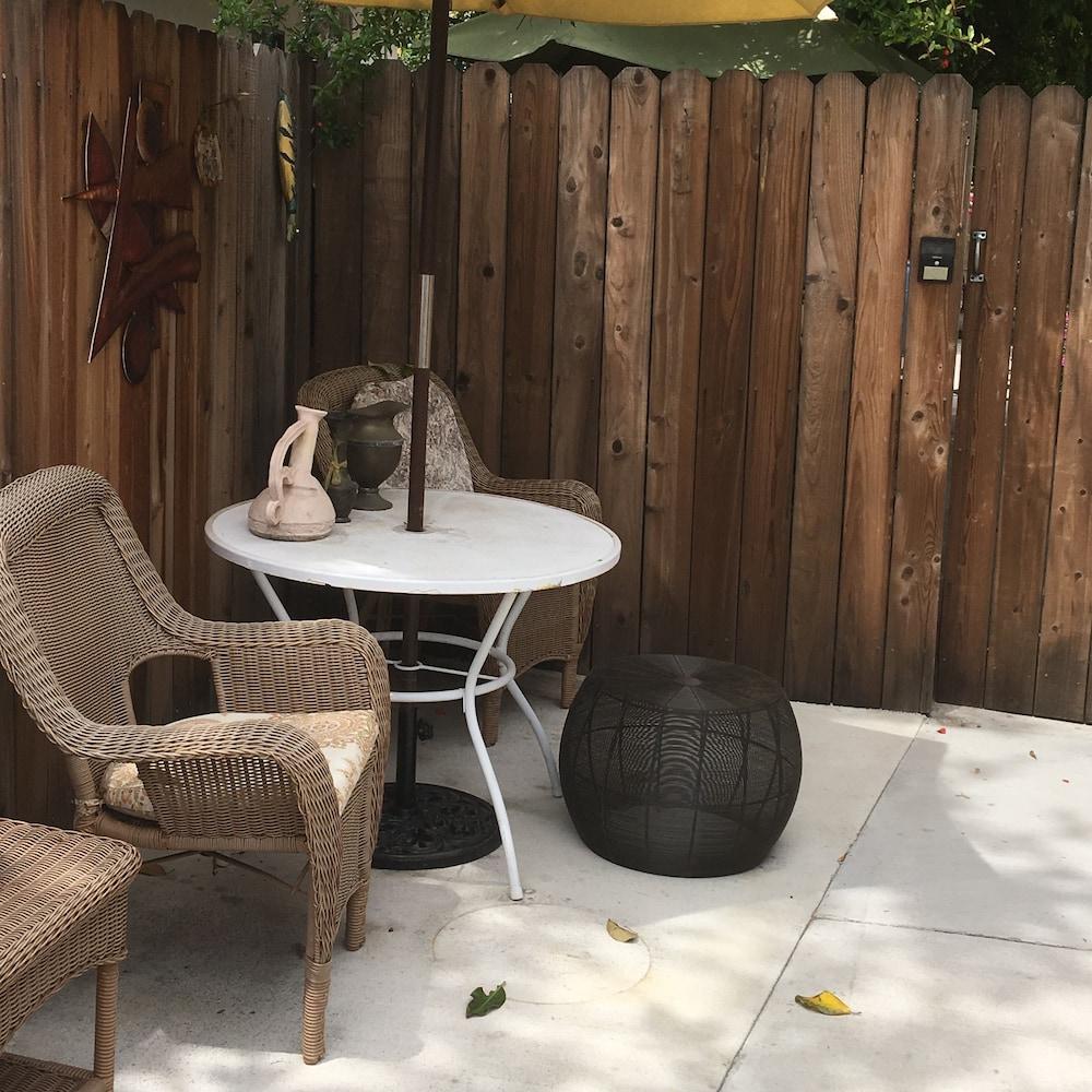 Sunshine La Bnb