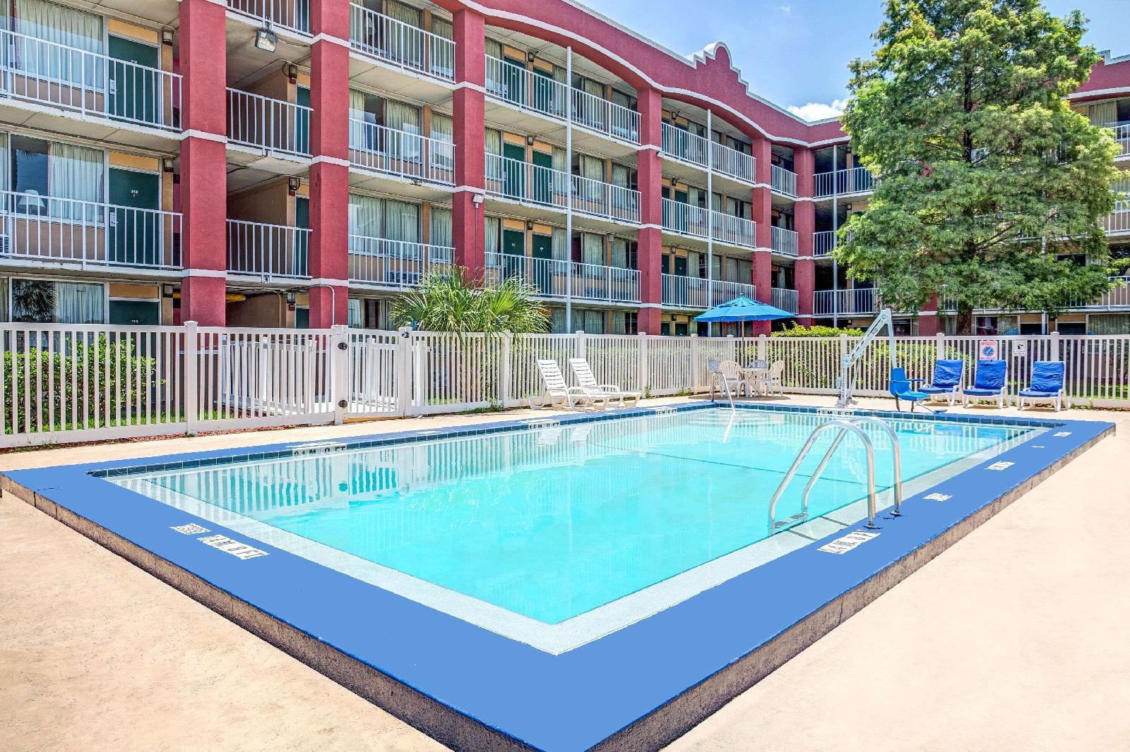 Americas Best Inn & Suites