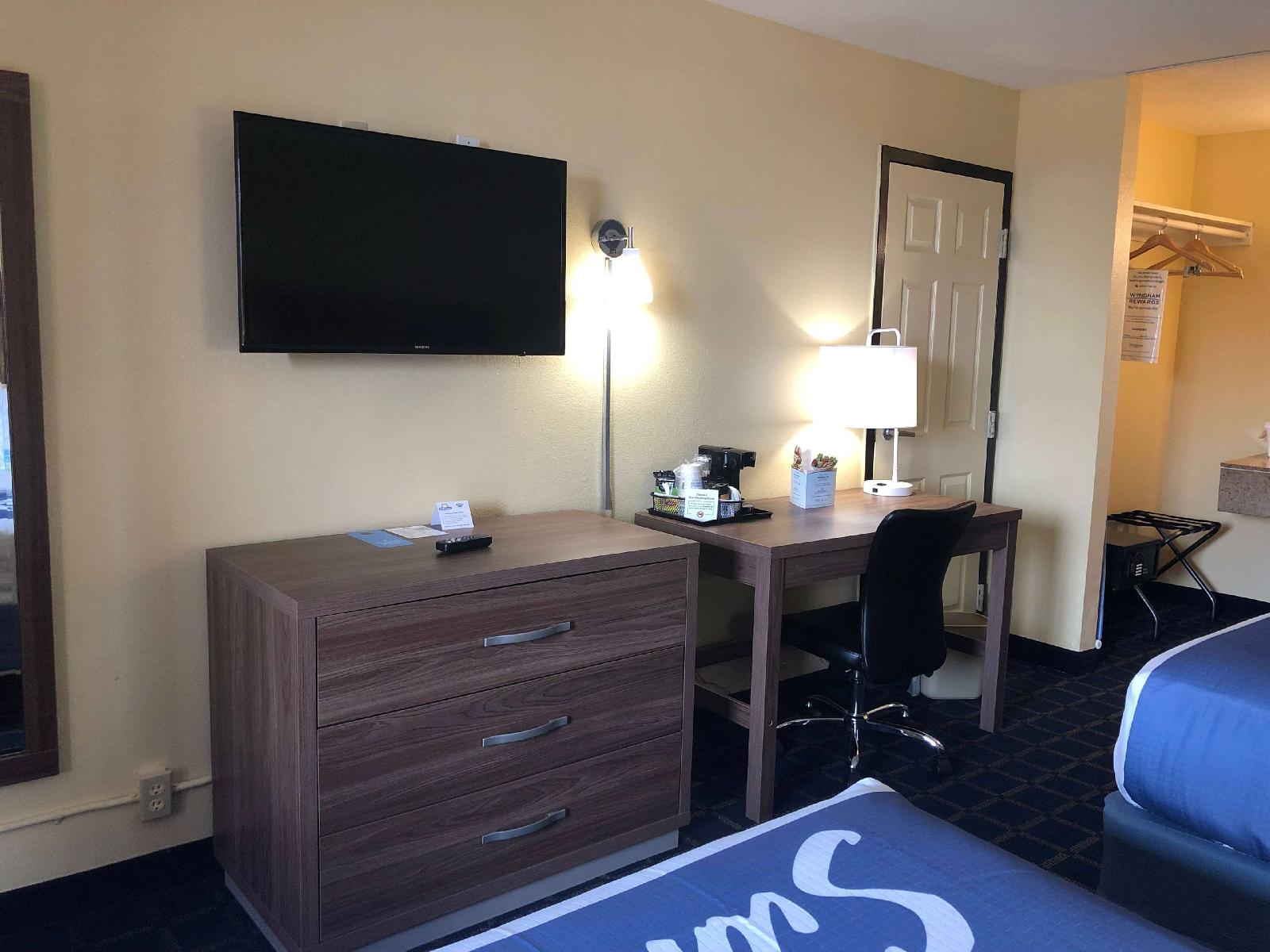Americas Best Inn & Suites
