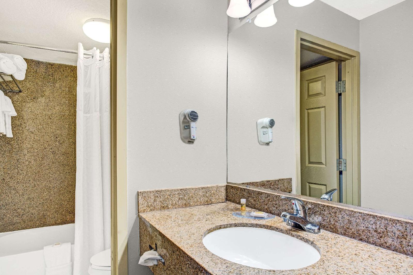 Americas Best Inn & Suites