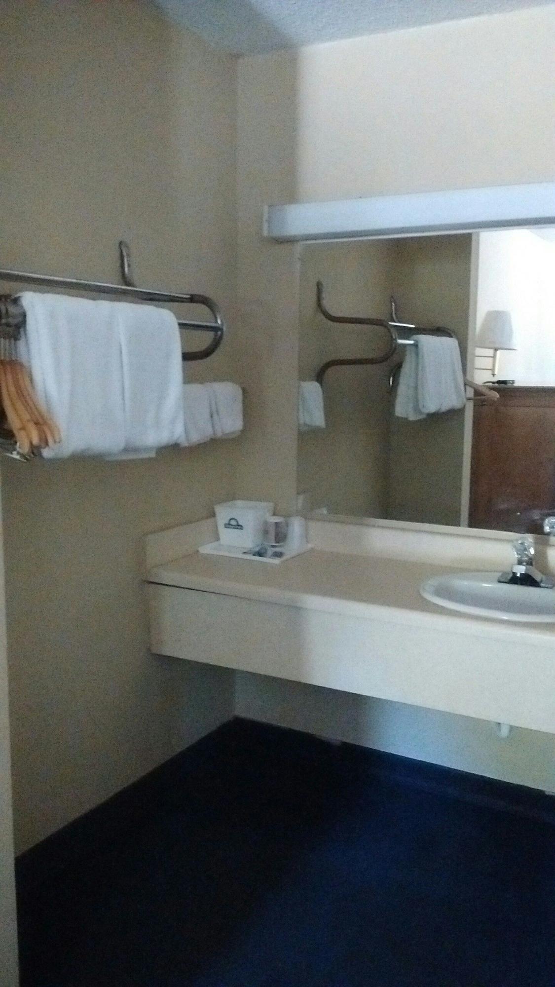 Americas Best Inn & Suites