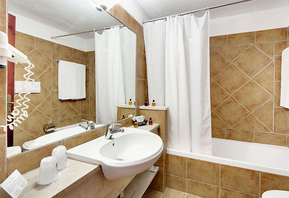 Colonna Beach Hotel & Apartments