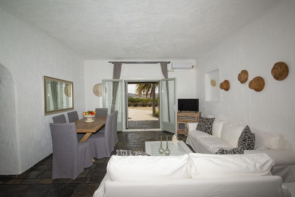 Thalasses Villas