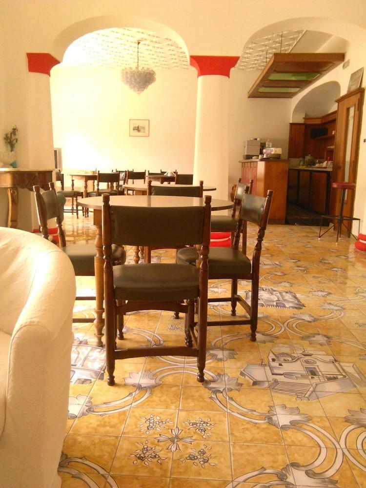 Villa Thomas B&B
