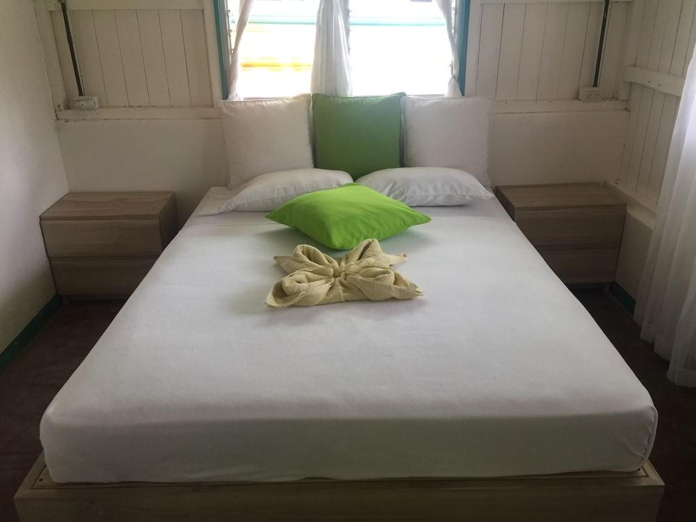 Cinco Ceibas Rainforest Reserve and Adventure Park