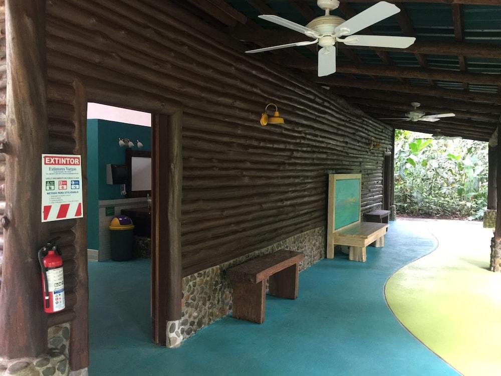 Cinco Ceibas Rainforest Reserve and Adventure Park