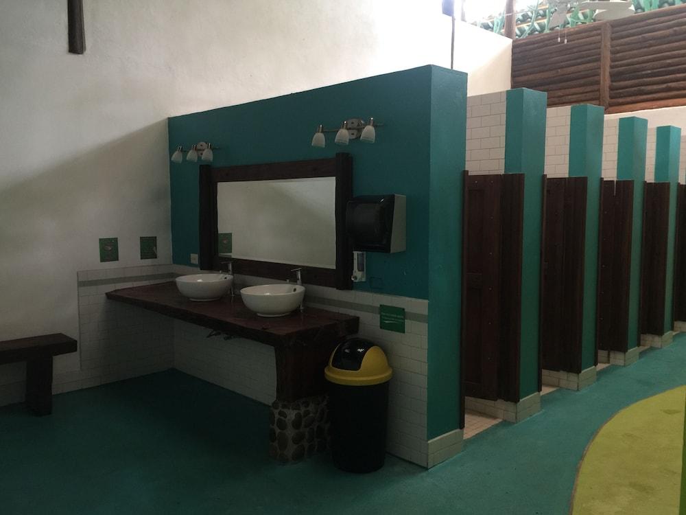Cinco Ceibas Rainforest Reserve and Adventure Park