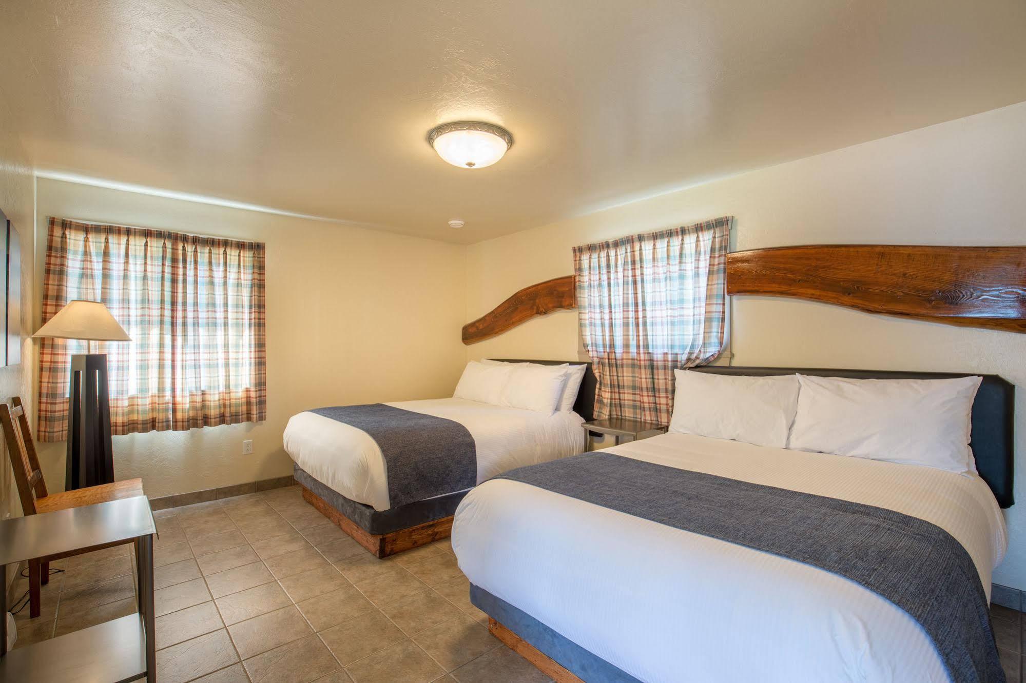 Bathgate Resort & Marina