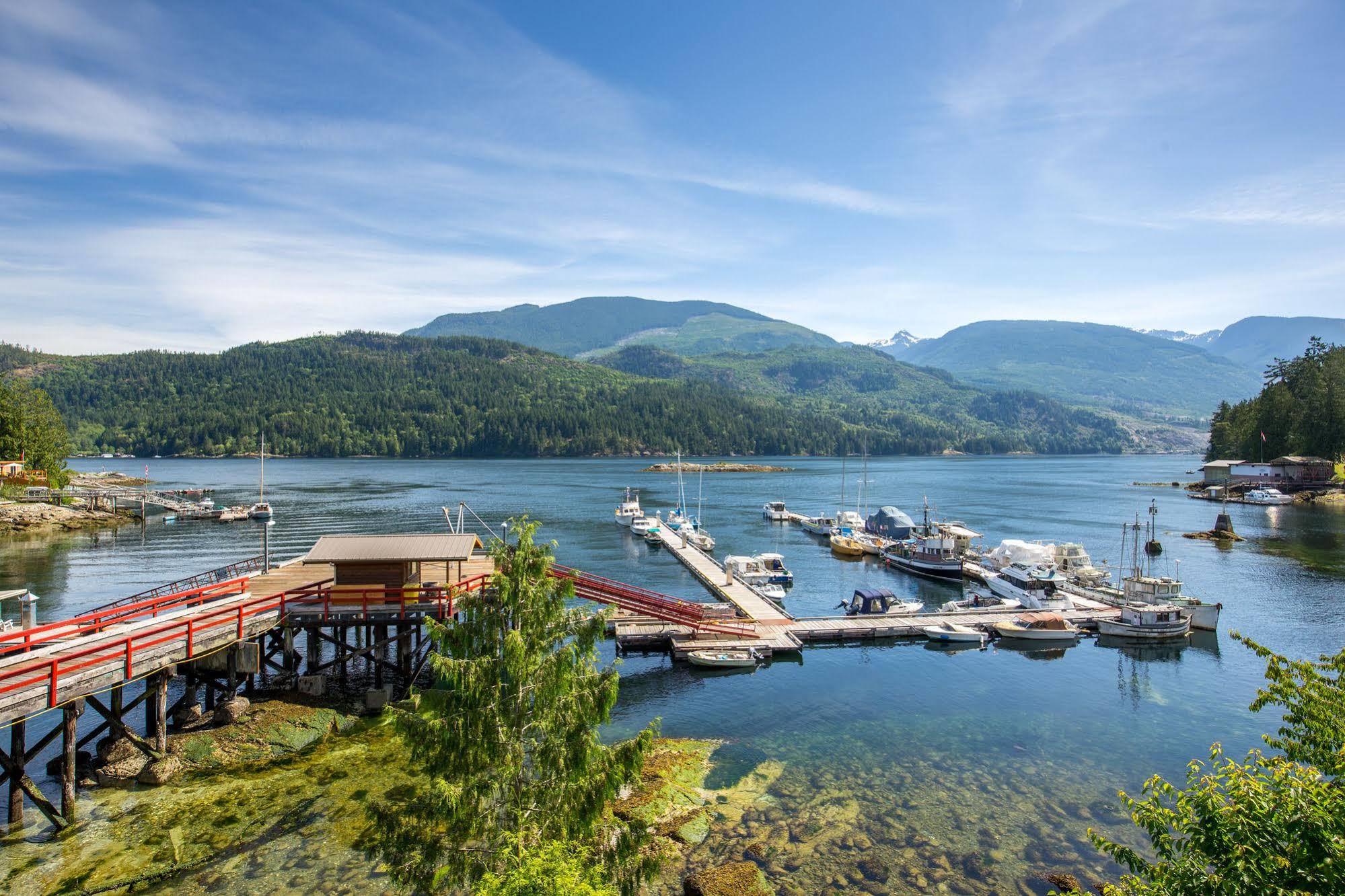 Bathgate Resort & Marina