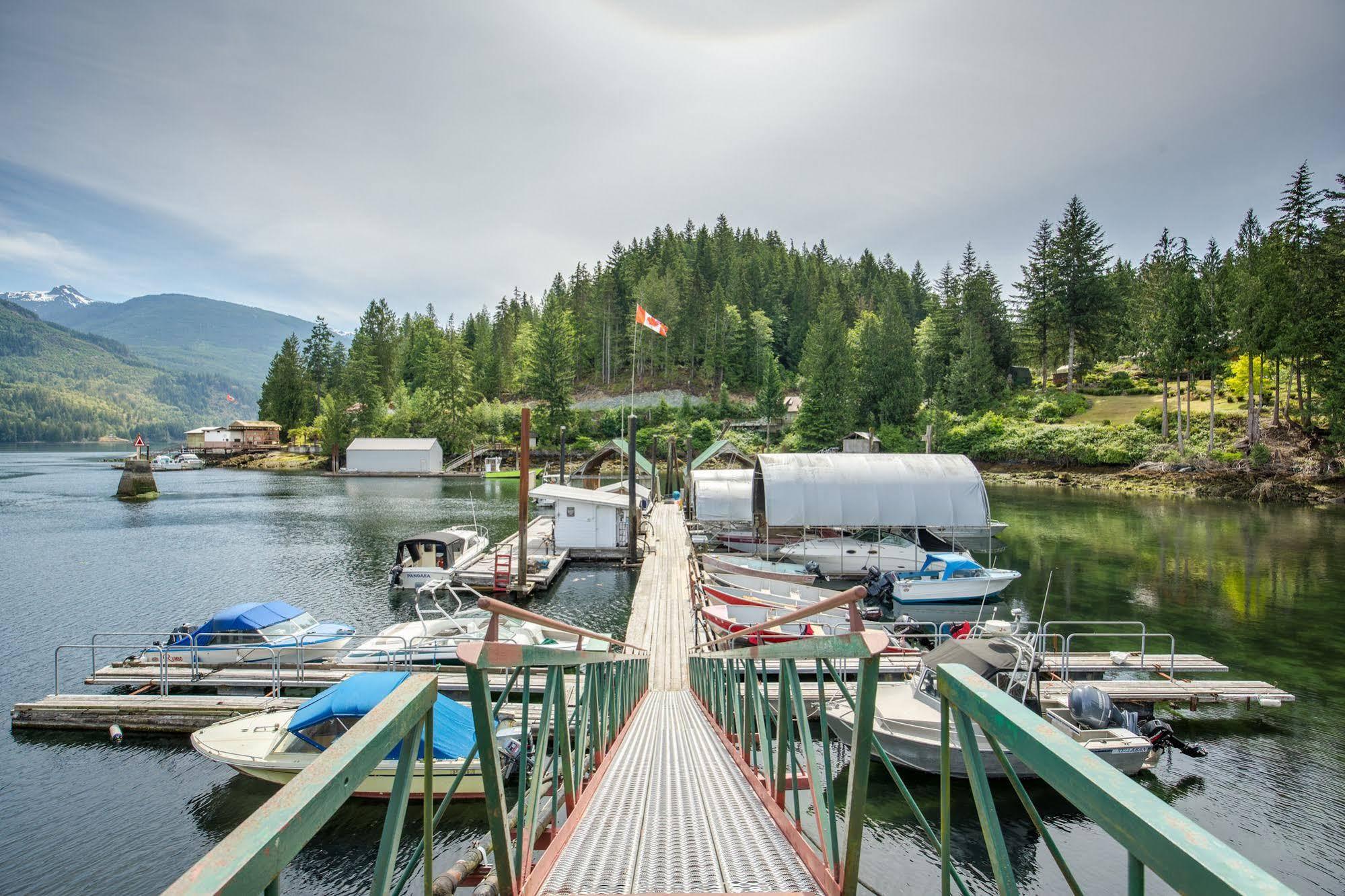 Bathgate Resort & Marina