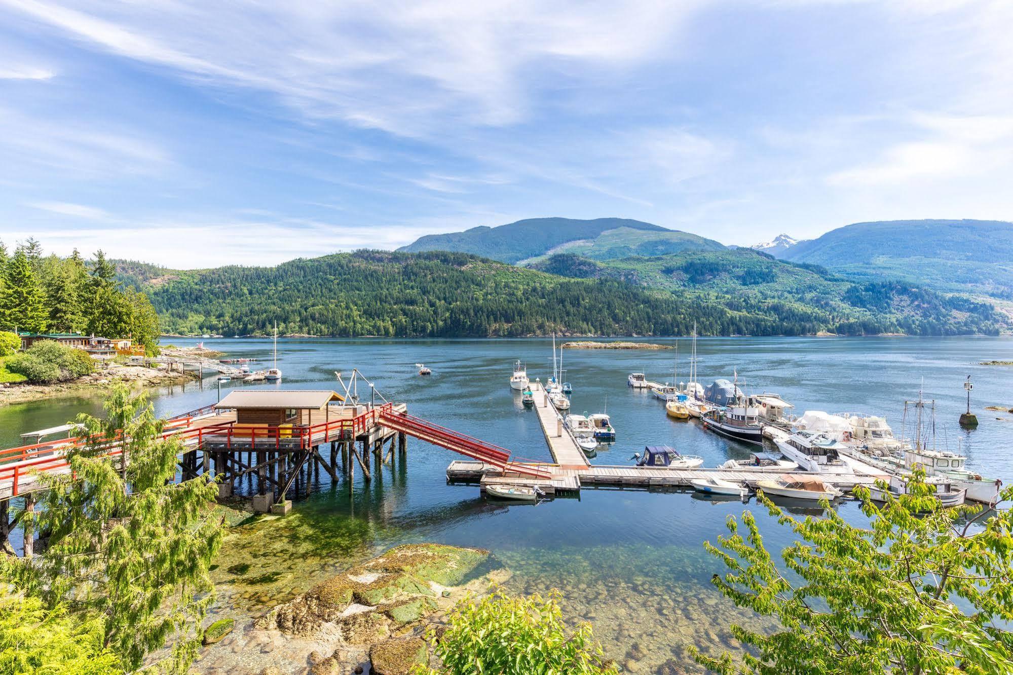 Bathgate Resort & Marina