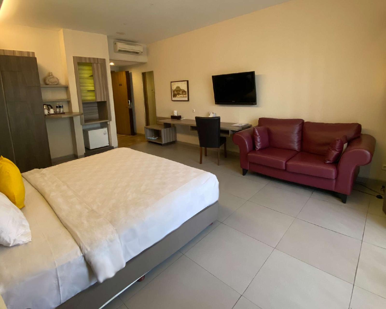 Grand Laguna Hotel & Villa