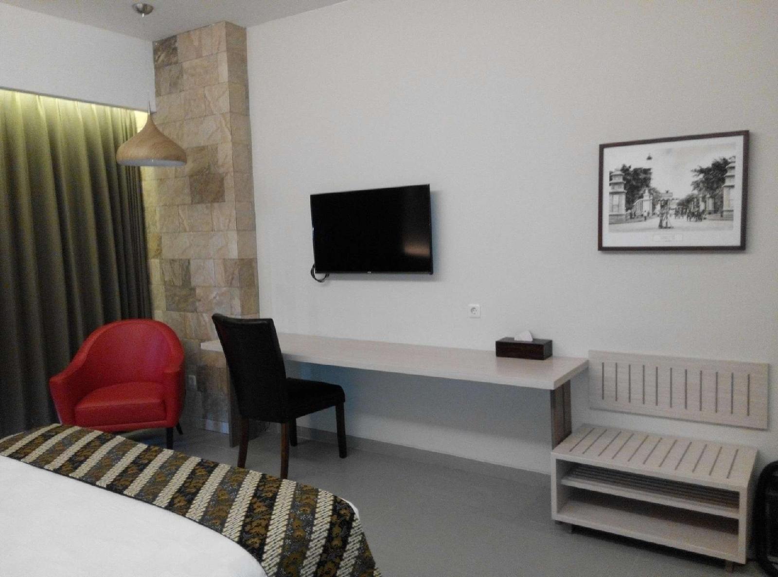 Grand Laguna Hotel & Villa