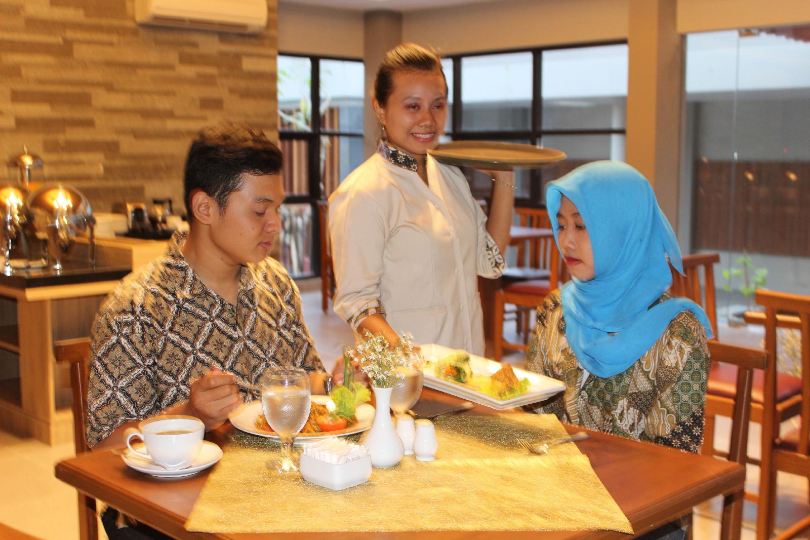 Grand Laguna Hotel & Villa