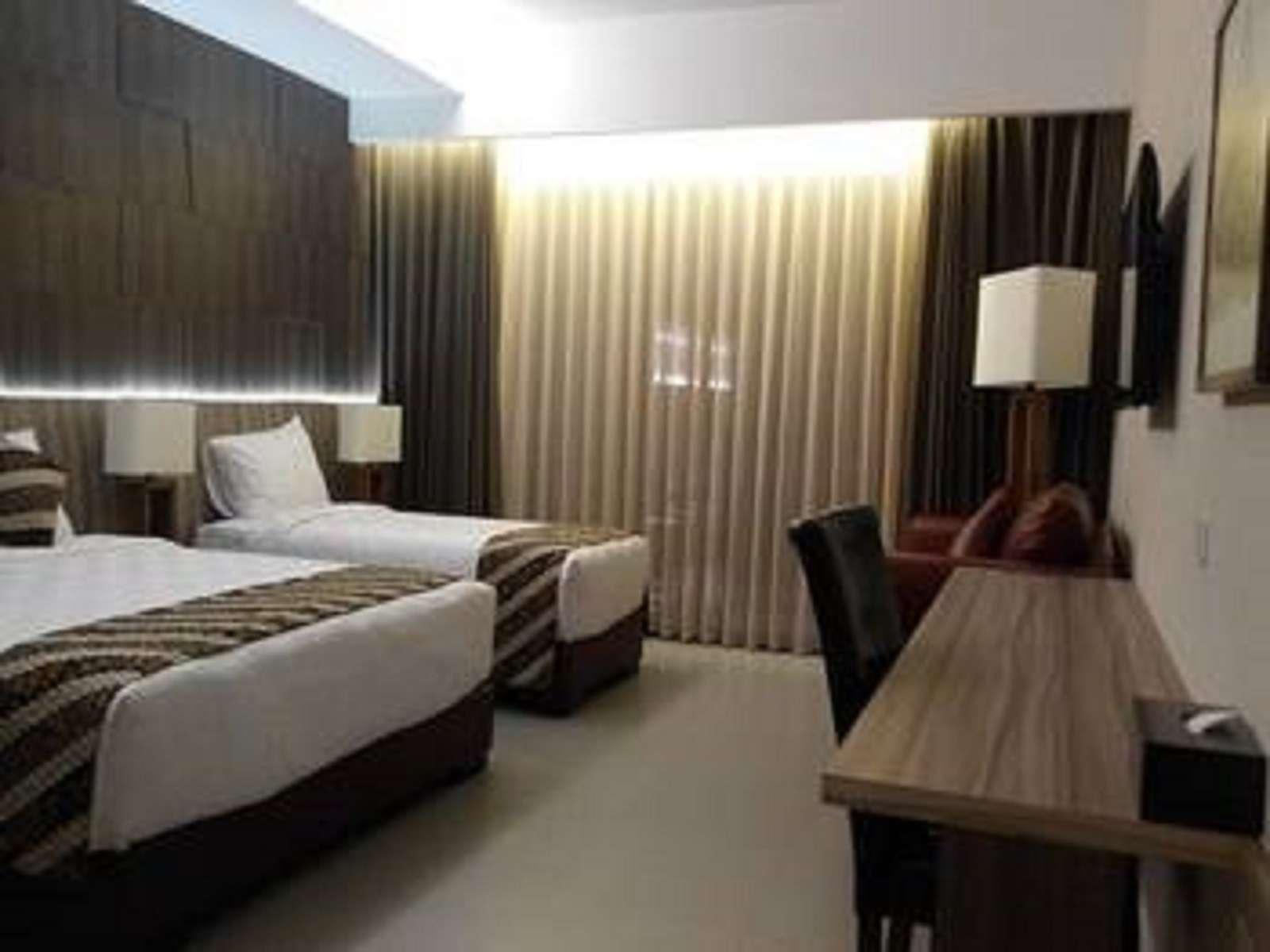 Grand Laguna Hotel & Villa