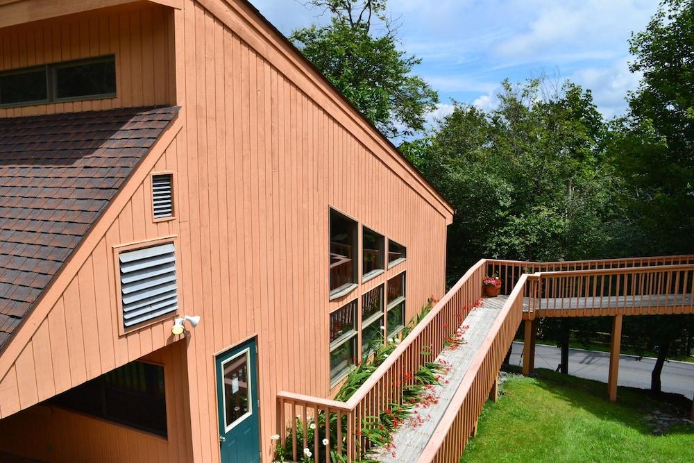 Cedar Village