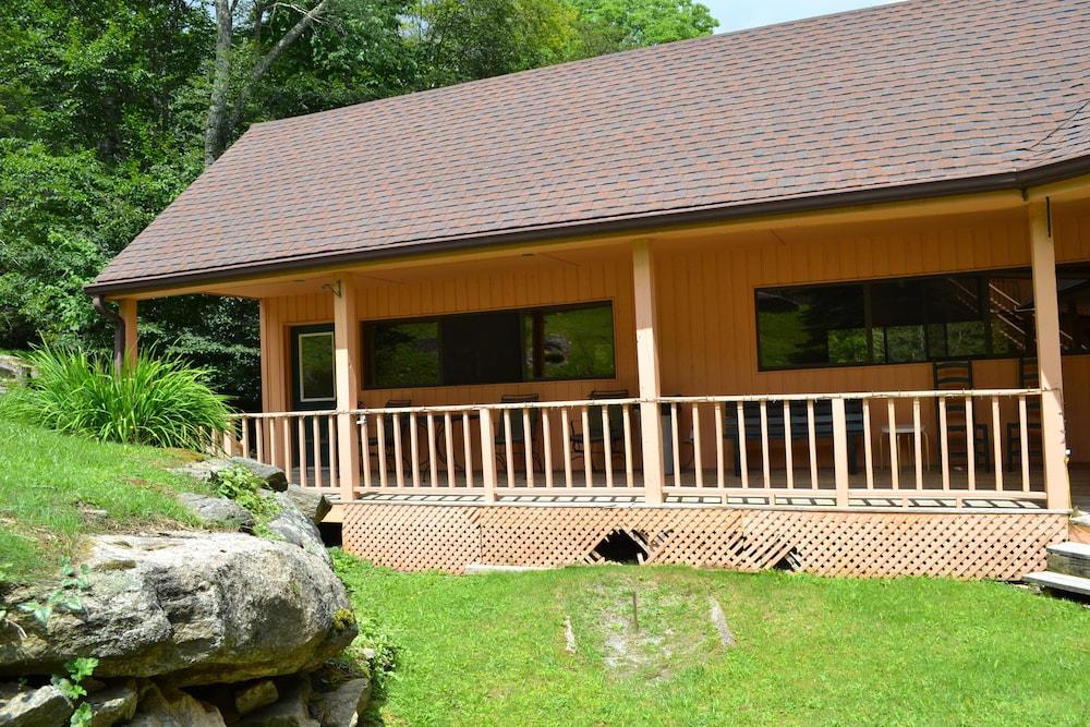Cedar Village