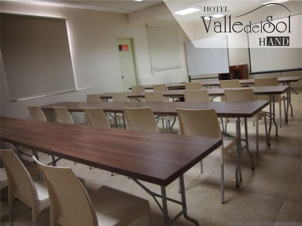 Hotel Valle Del Sol Hand