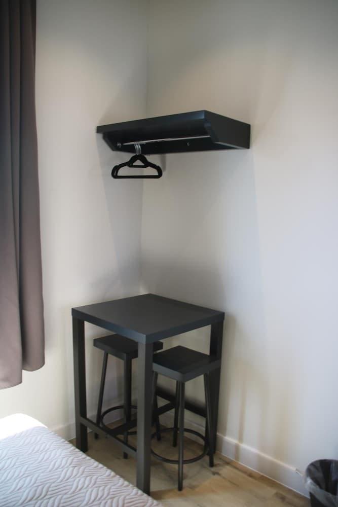 Hostel 28