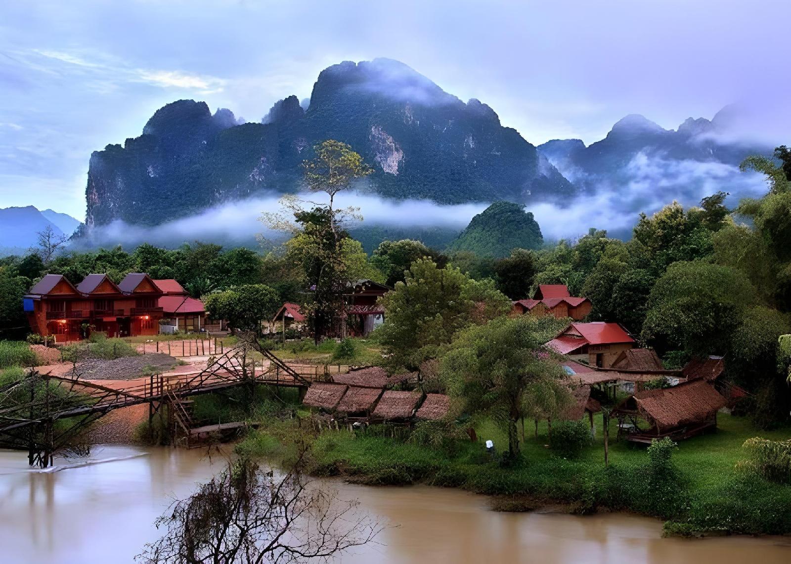 Mountain View Riverside Boutique Hotel