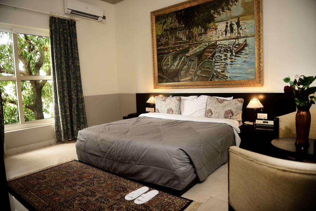 Hotel Elion House