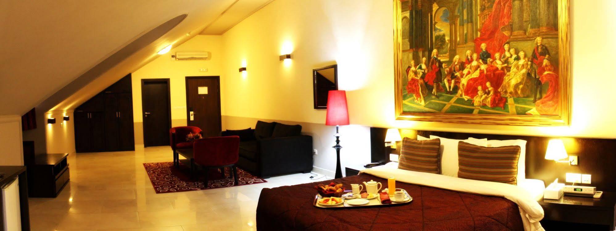 Hotel Elion House
