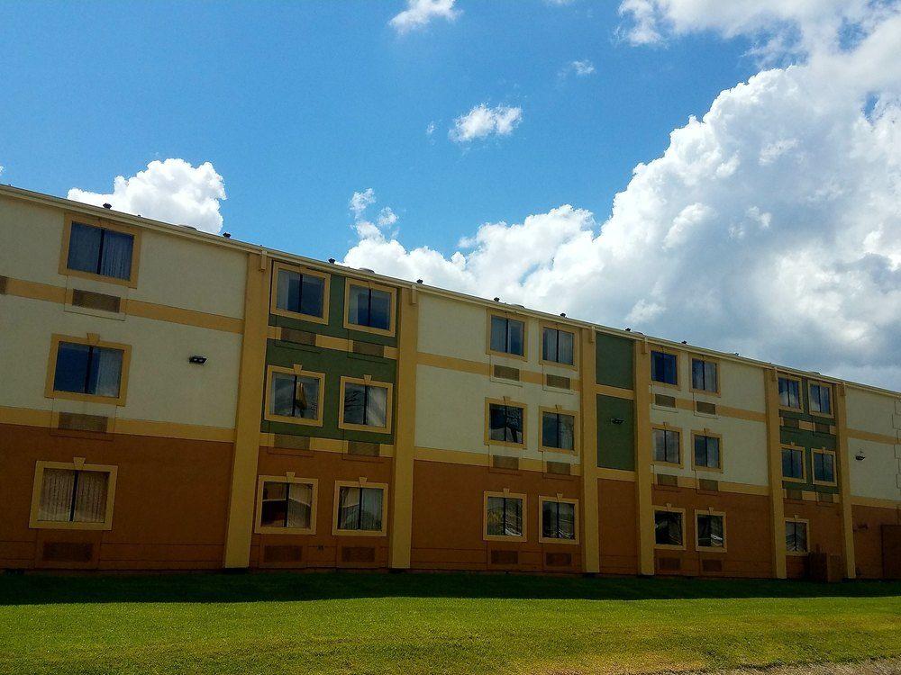 Motel 8