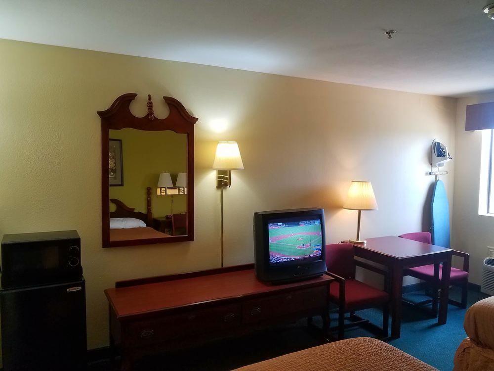 Motel 8