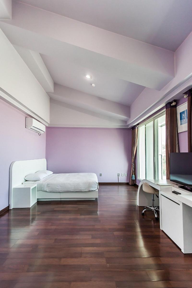 Pine Beach Hotel