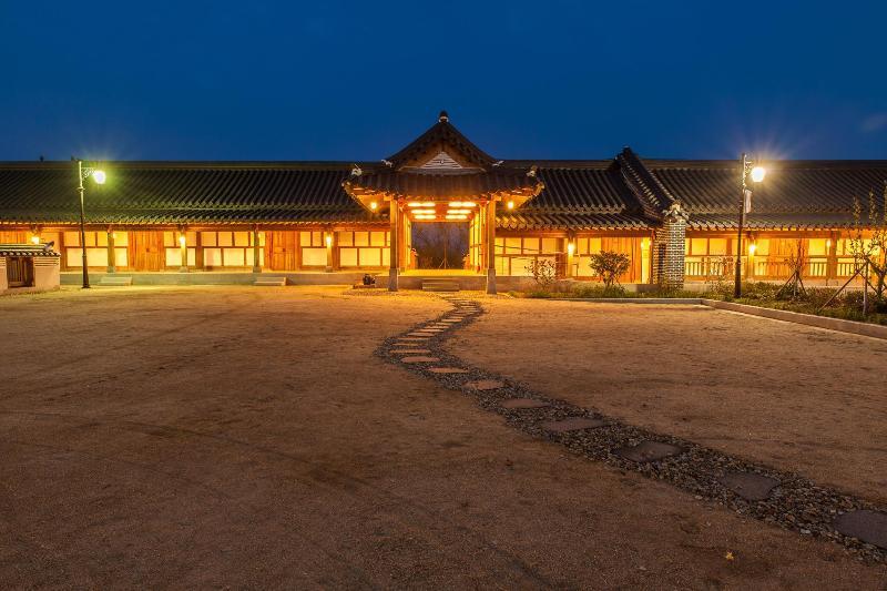 Hanok Hotel Youngsanjae