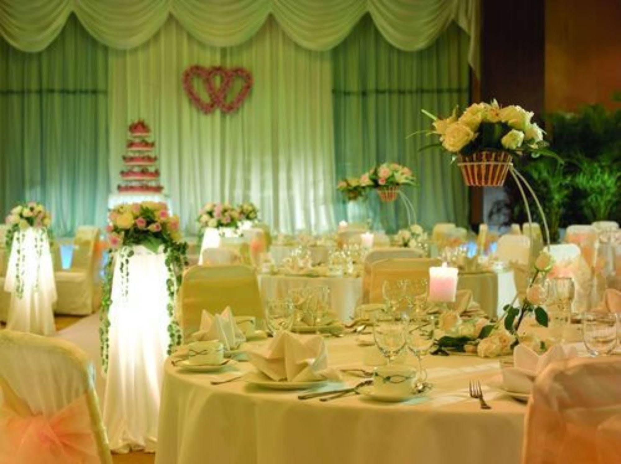 Hongfu Hotel Xinjiang