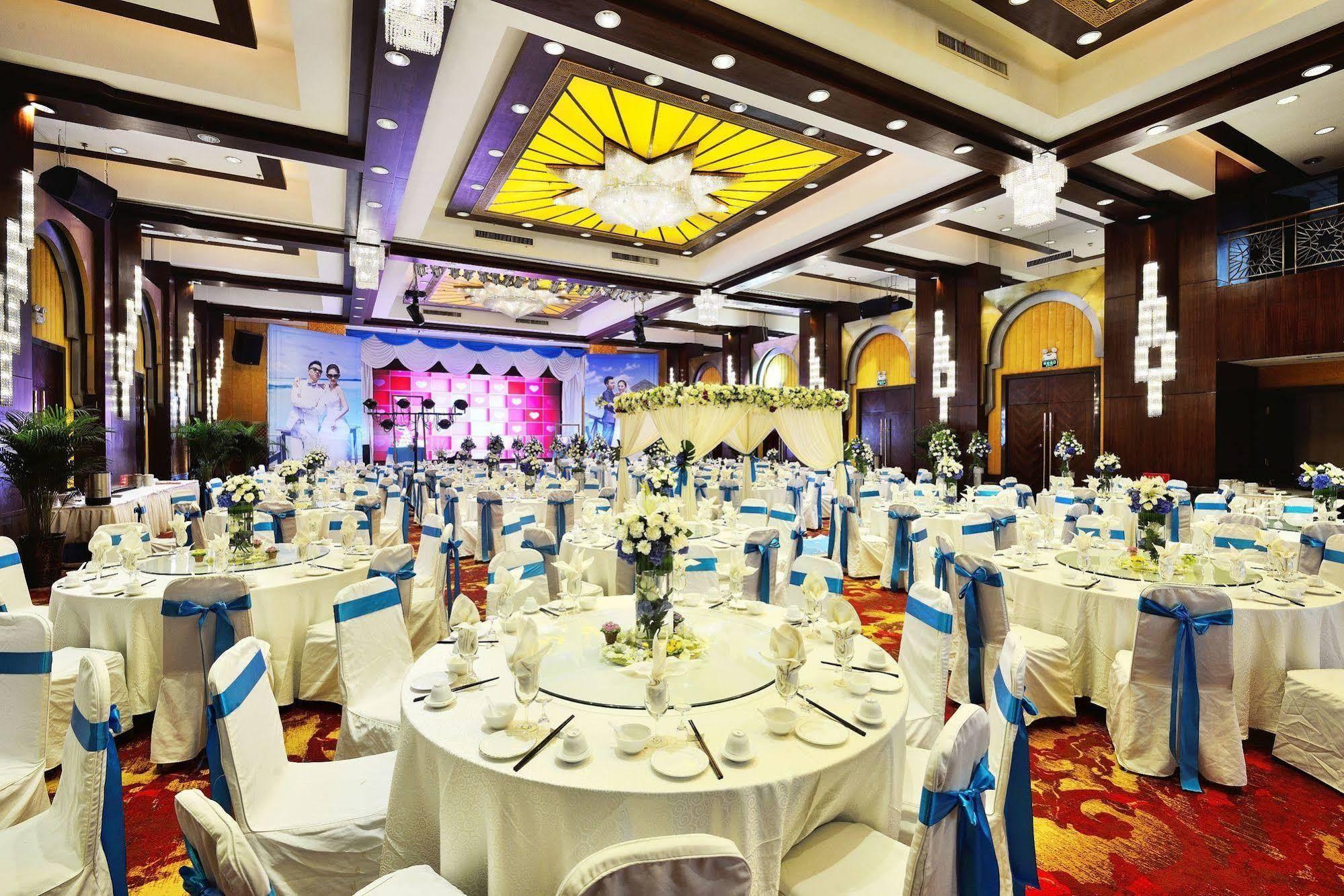 Hongfu Hotel Xinjiang