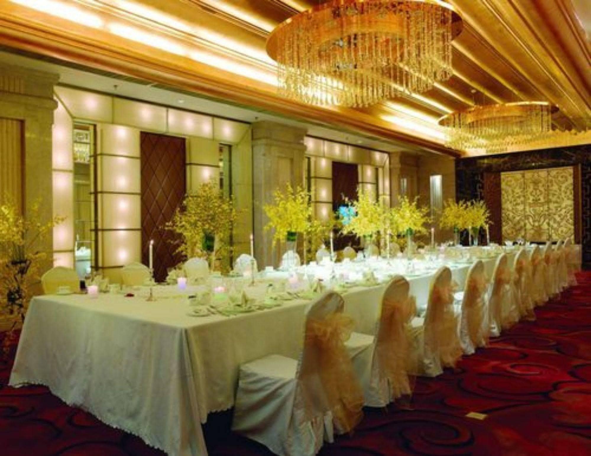 Hongfu Hotel Xinjiang