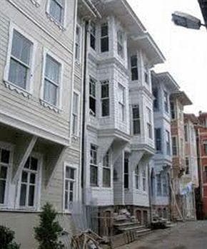 Ezra Suites