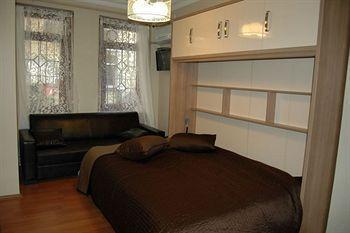 Ezra Suites