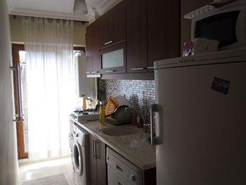 Ezra Suites