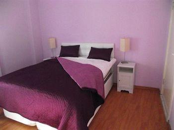 Ezra Suites